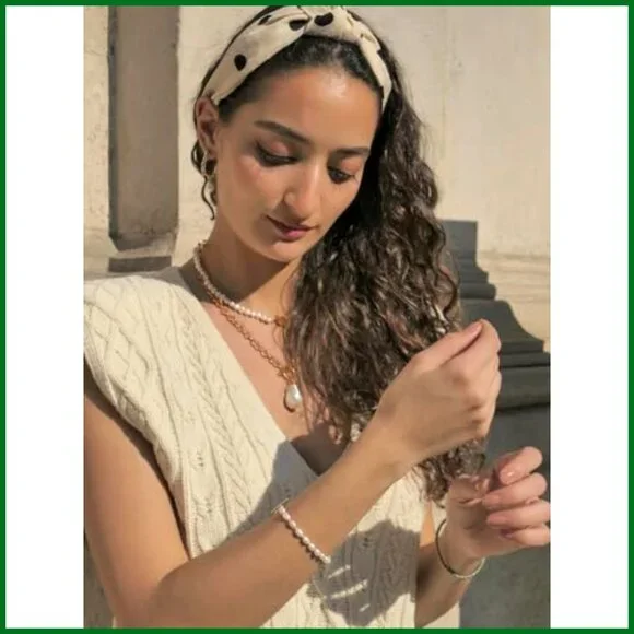 18k Gold Plated Chain Link Necklace with Baroque Pearl Pendant - Picture 3 of 7